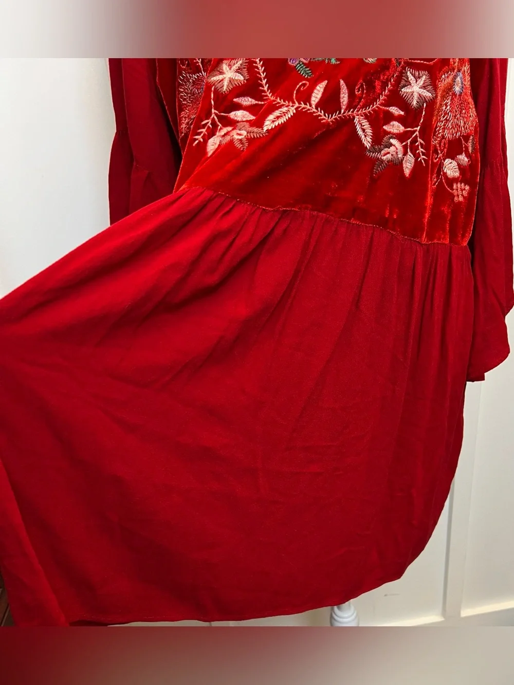 Umgee USA Womens 1XL Red Velvet Embroidered Bell 3/4 Sleeve Empire Mini Dress 1X